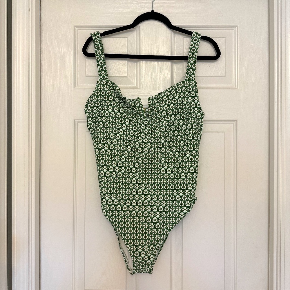 NWT Antonio Melani x Styles by Simkins V-Wire One Piece Swimsuit - Size XL